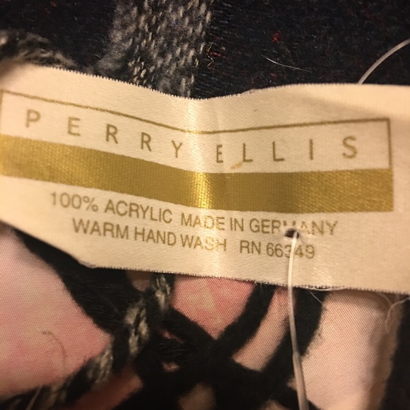 Perry Ellis Unisex Plaid Scarf black burgundy gray with Fringe OS - Picture 3 of 7